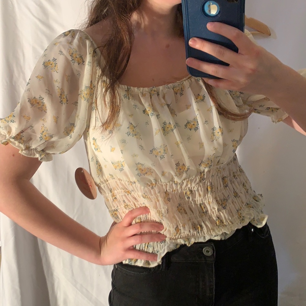 NWT Rabbit Rose Floral Peasant Top Puff Sleeve
